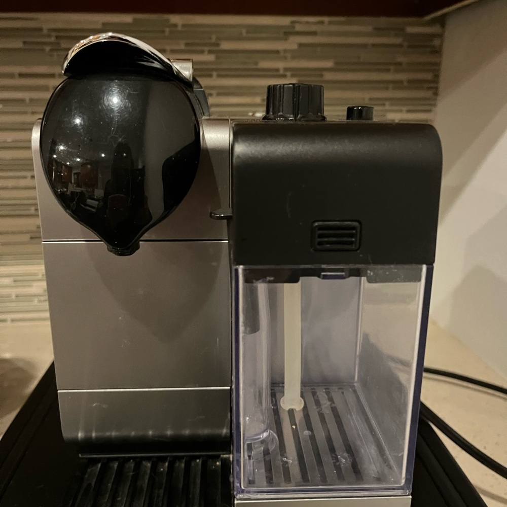 Nespresso Lattissima Plus By De’Longhi
